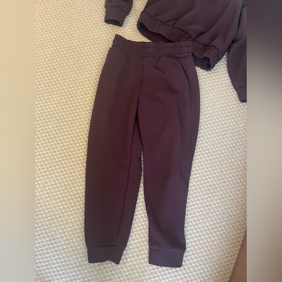 Old Navy Bounce Fleece V Neck Sweatshirt S and Sweatpants M Set in Boxwood - Picture 5 of 6